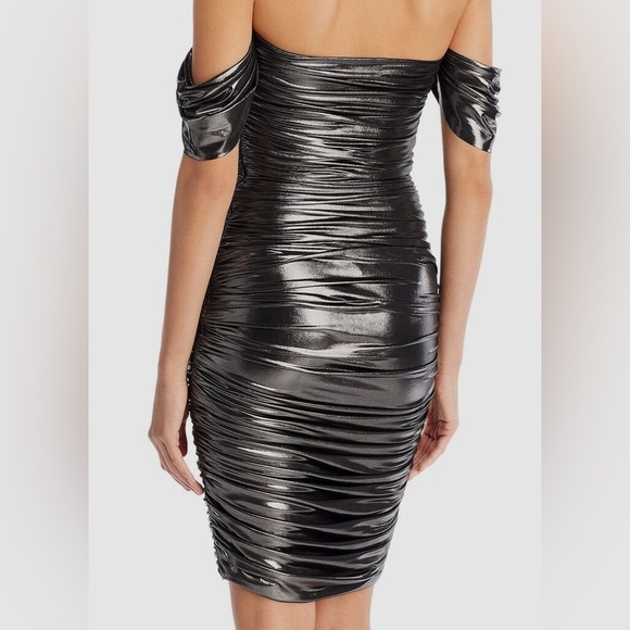 NORMA KAMALI
Walter off-the-shoulder ruched stretch-lamé dress Small - Picture 2 of 6